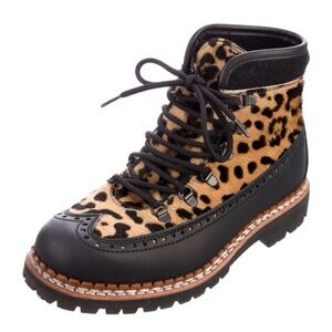 Tabitha Simmons Animal print winter snow hiking boots 8 38 excellent cond!